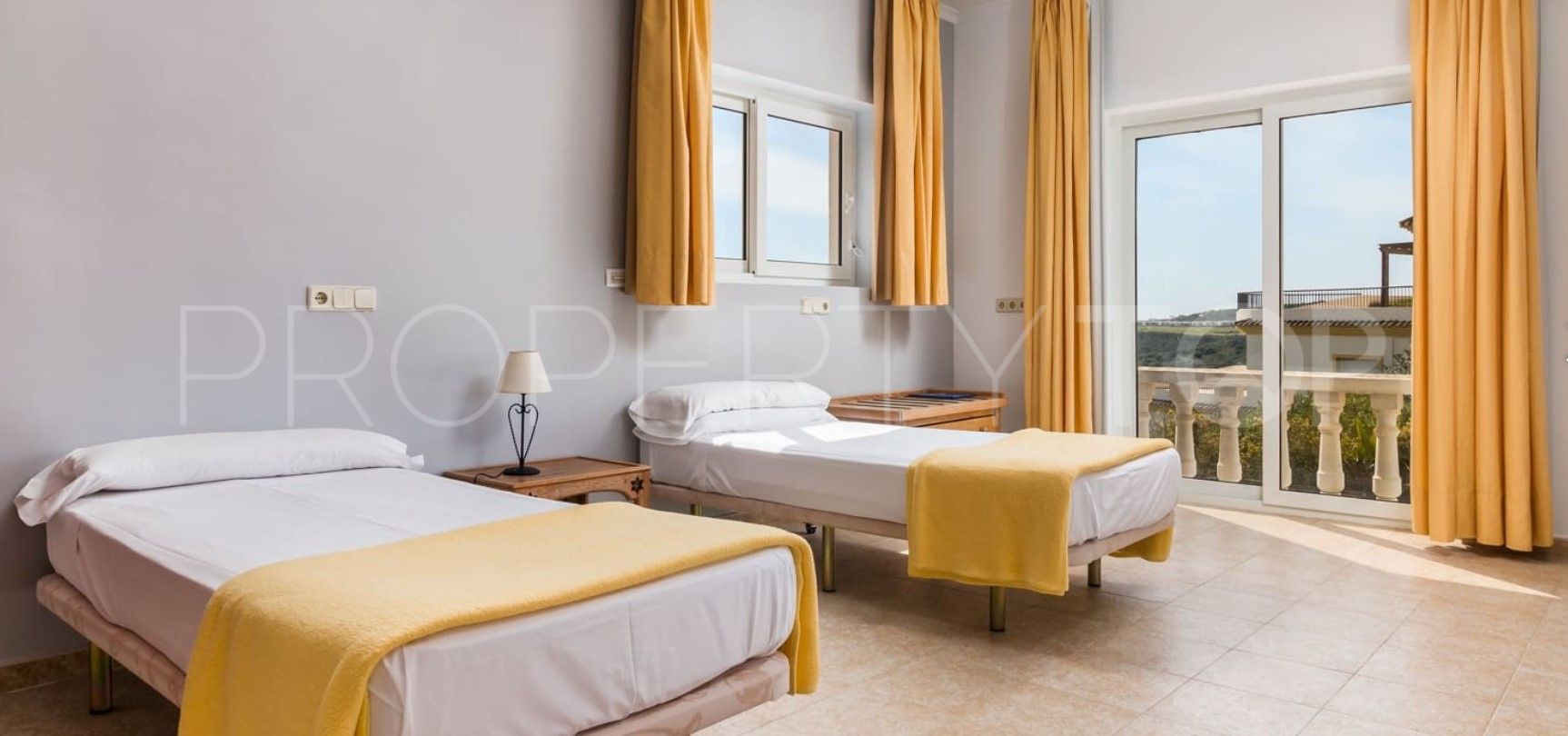Comprar hotel en San Roque con 84 dormitorios