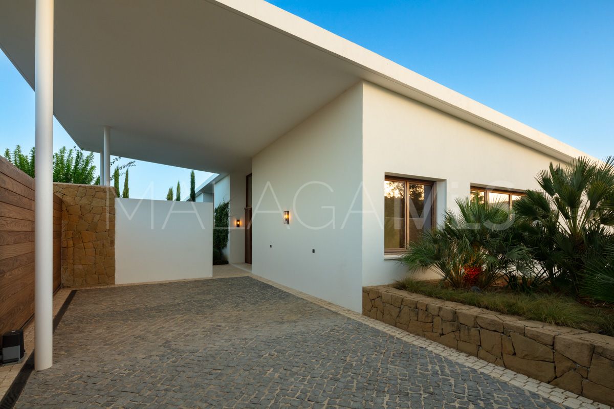 Villa for sale in Casares Golf