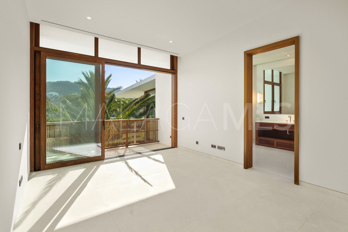 Villa for sale in Casares Golf