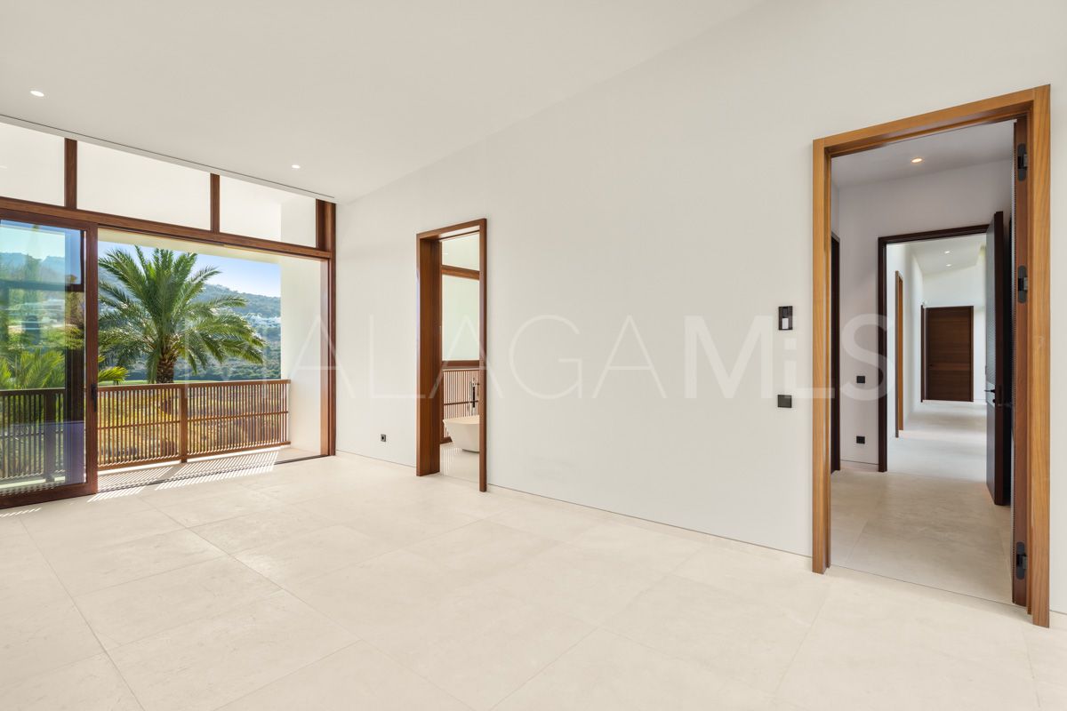 Villa for sale in Casares Golf