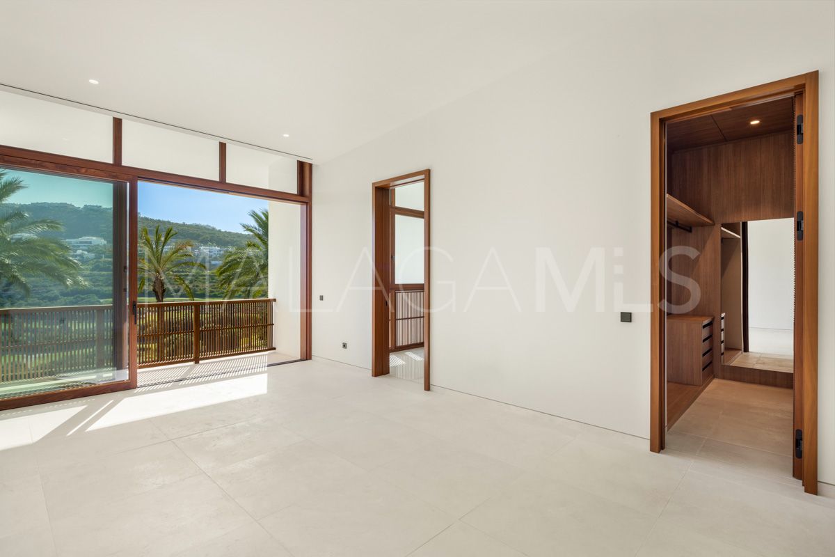 Villa for sale in Casares Golf