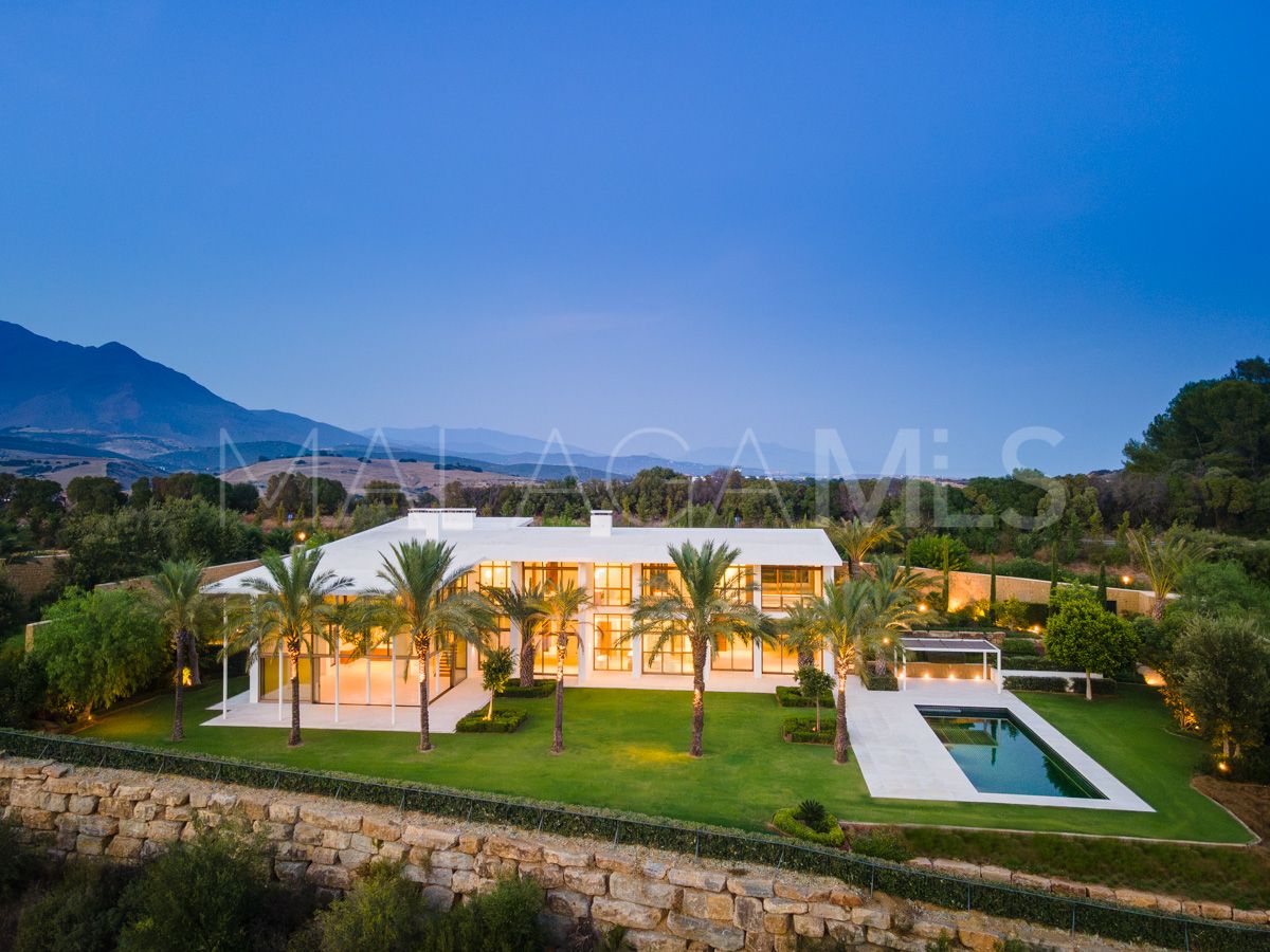 Villa for sale in Casares Golf