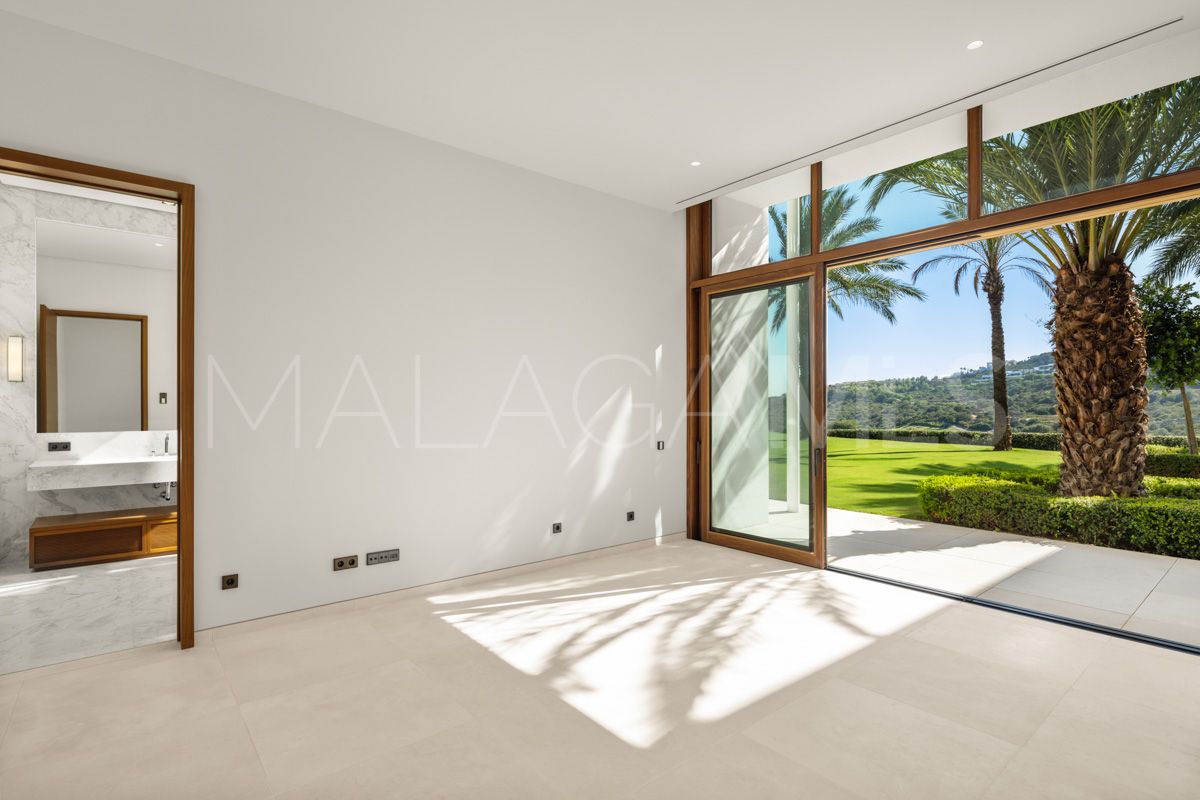 Villa for sale in Casares Golf