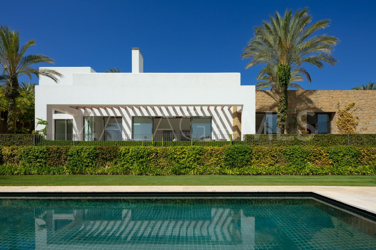 Villa for sale in Casares Golf