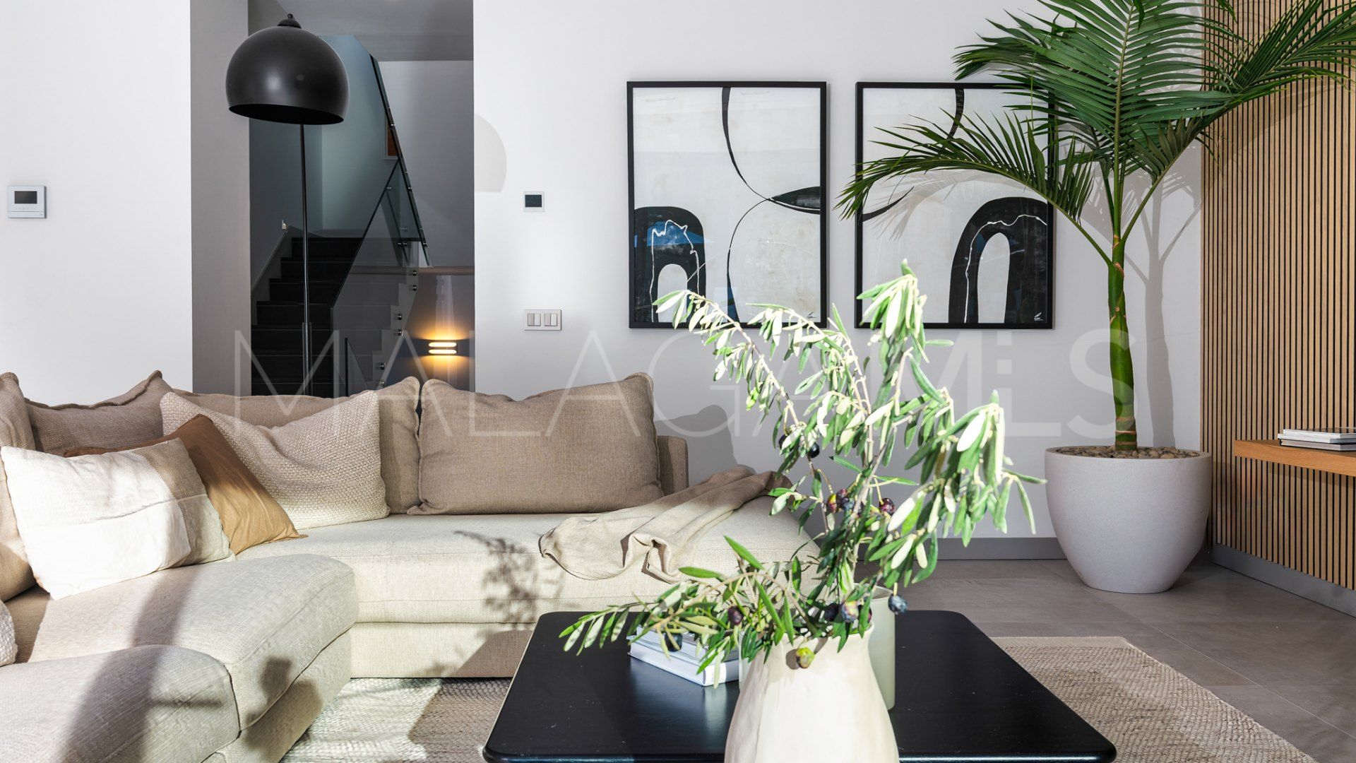 Villa for sale with 5 bedrooms in Nueva Andalucia