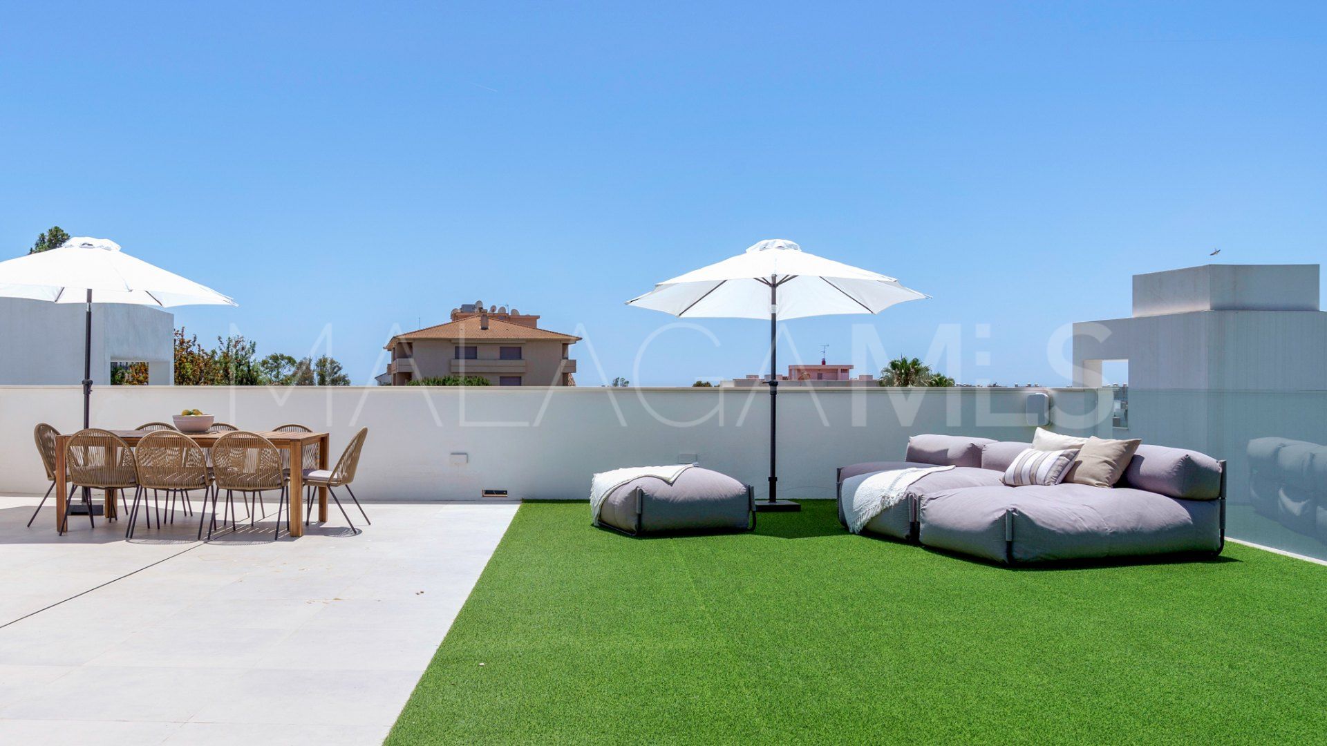 Villa for sale with 5 bedrooms in Nueva Andalucia