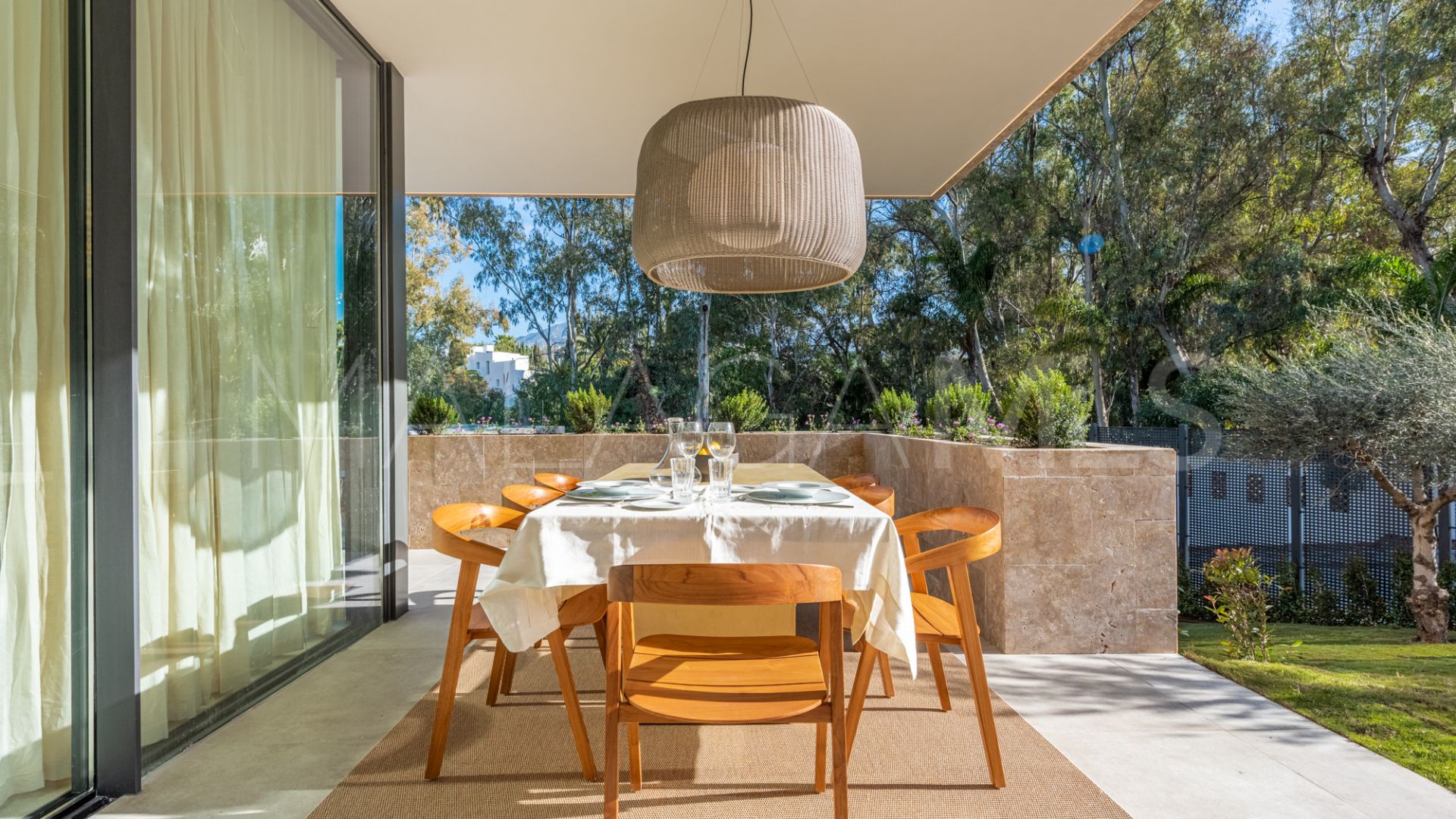 Villa de 6 bedrooms for sale in Nueva Andalucia