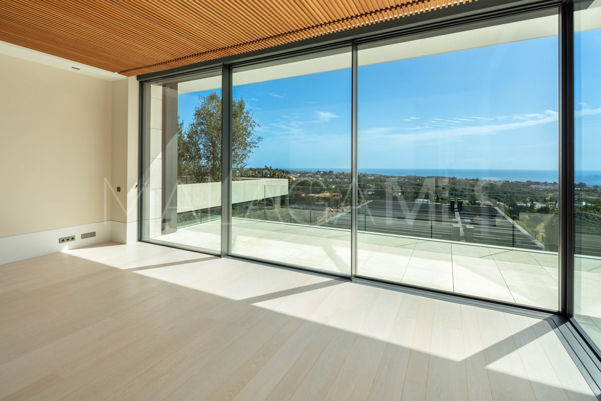 Villa for sale in Benahavis