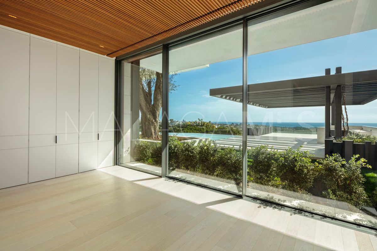 Villa for sale in Benahavis