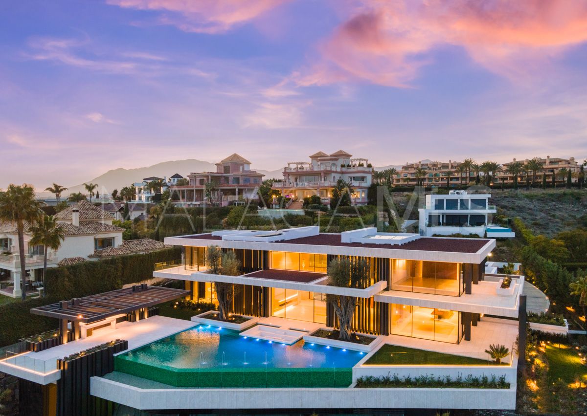 Villa for sale in Benahavis