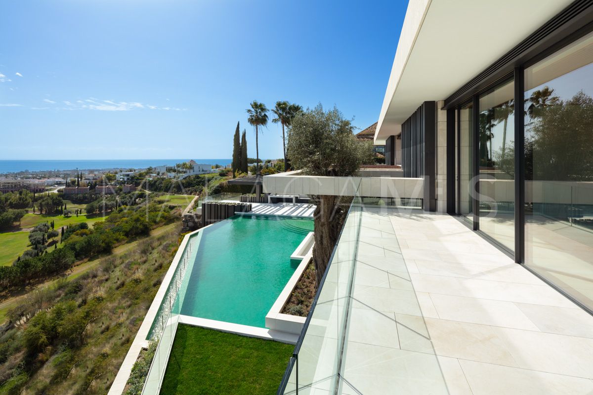 Villa for sale in Benahavis