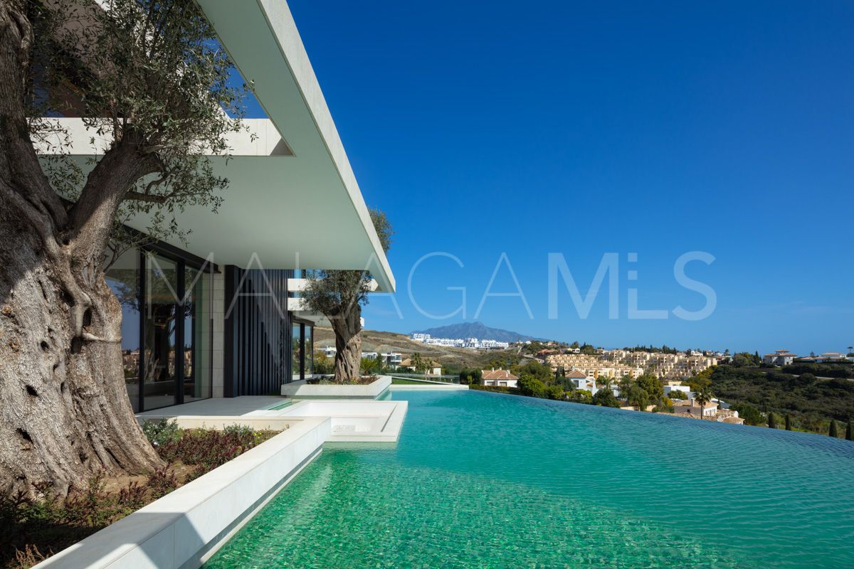 Villa for sale in Benahavis