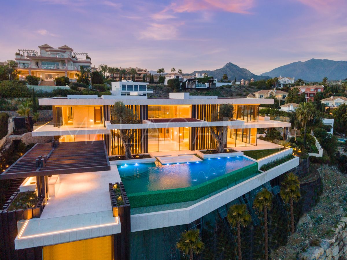 Villa for sale in Benahavis