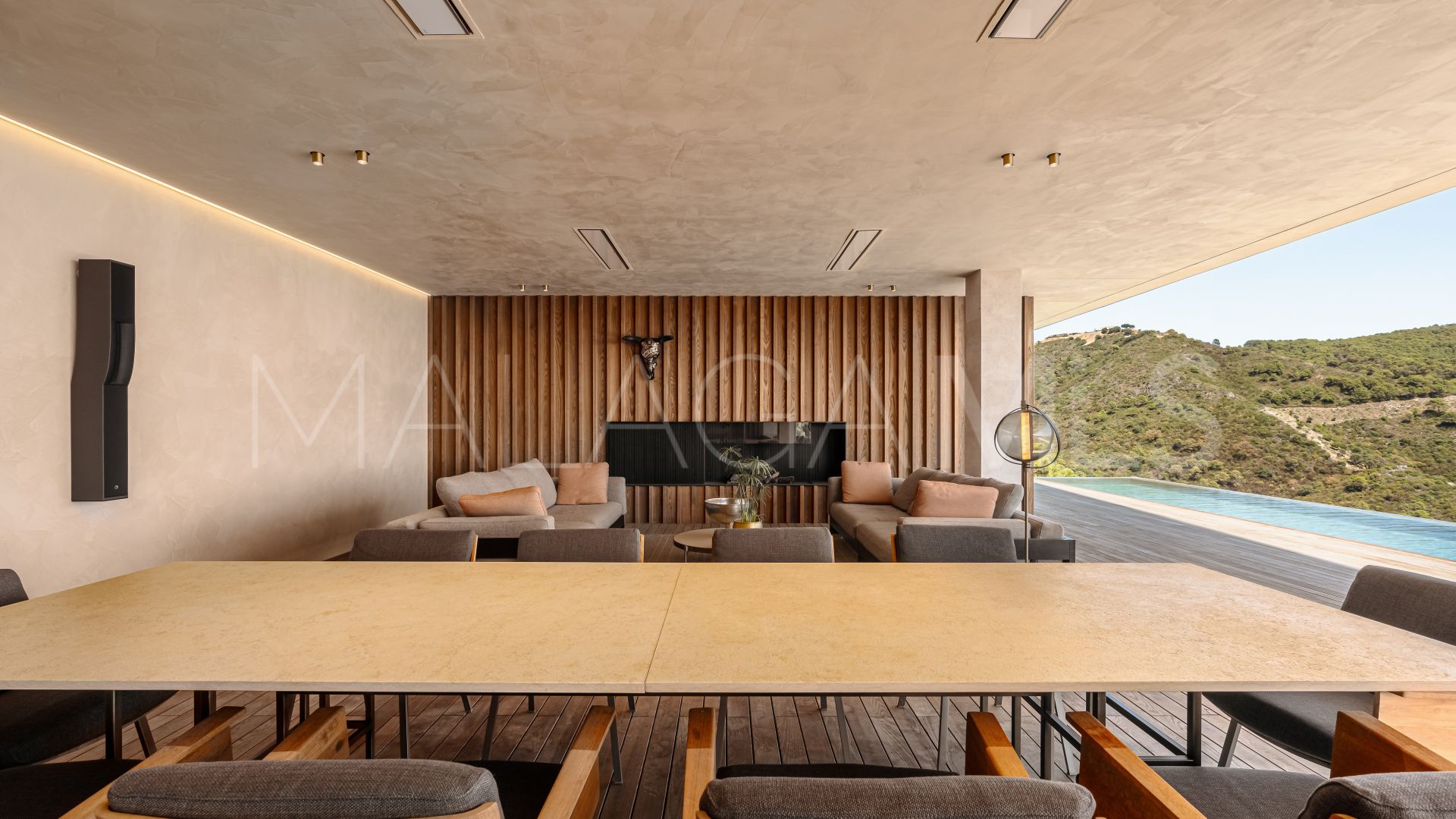Villa for sale in Benahavis