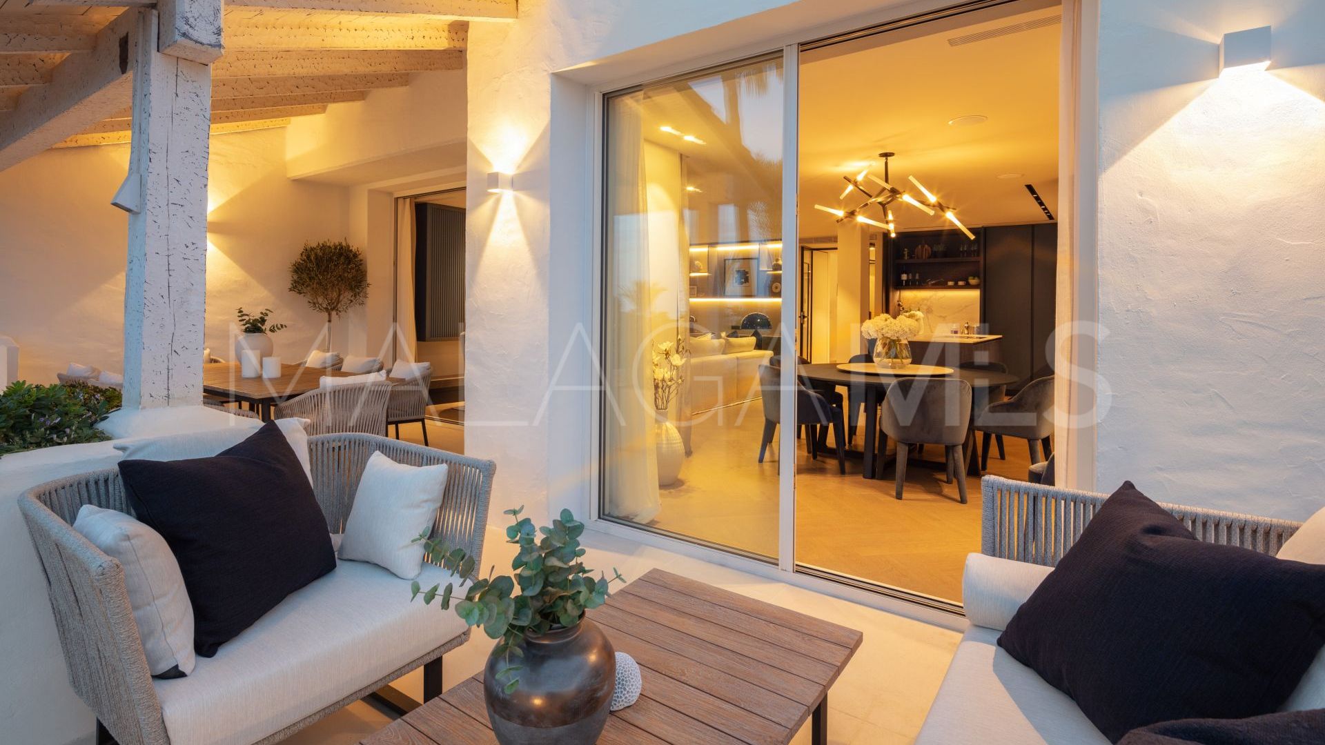 Zweistöckiges penthouse for sale in Marbella Goldene Meile