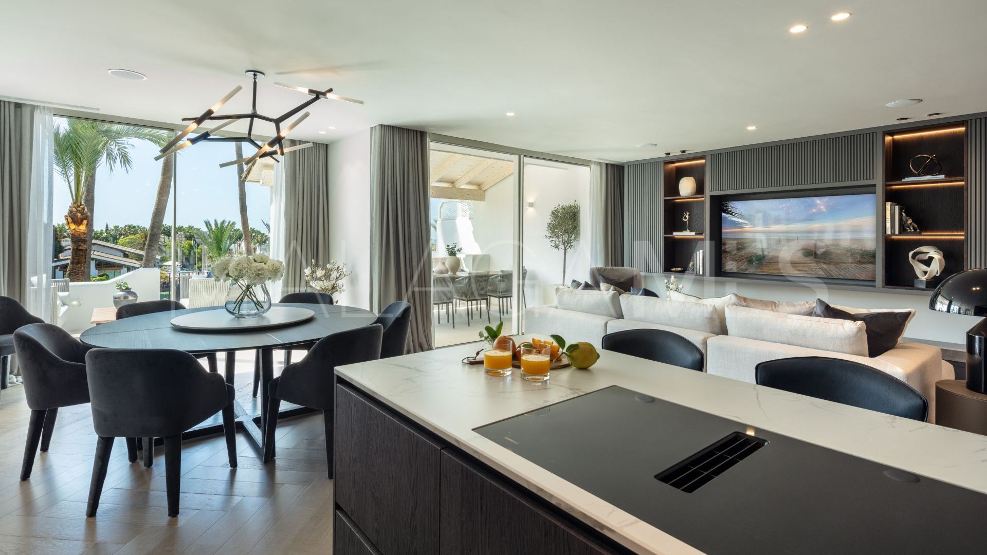 Zweistöckiges penthouse for sale in Marbella Goldene Meile