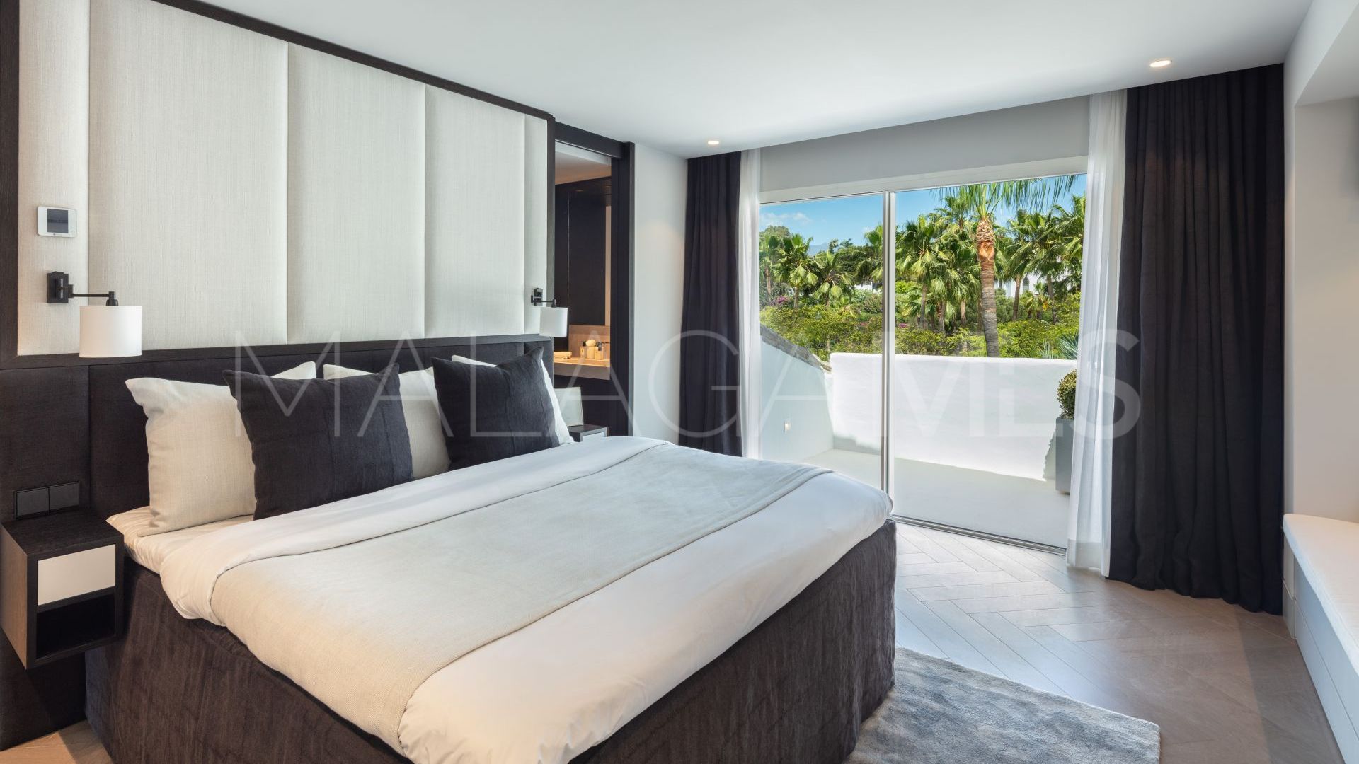 Zweistöckiges penthouse for sale in Marbella Goldene Meile