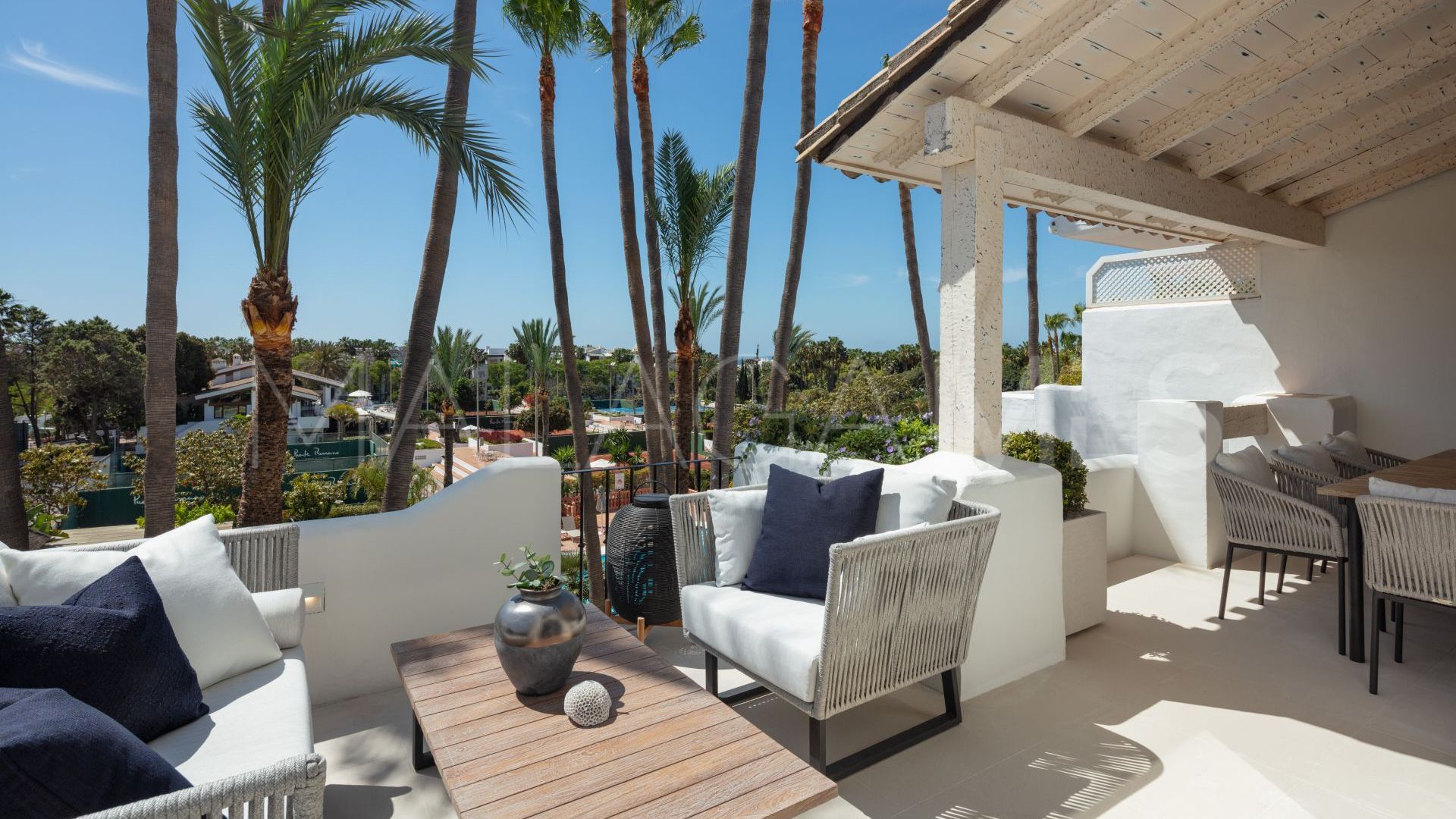 Zweistöckiges penthouse for sale in Marbella Goldene Meile