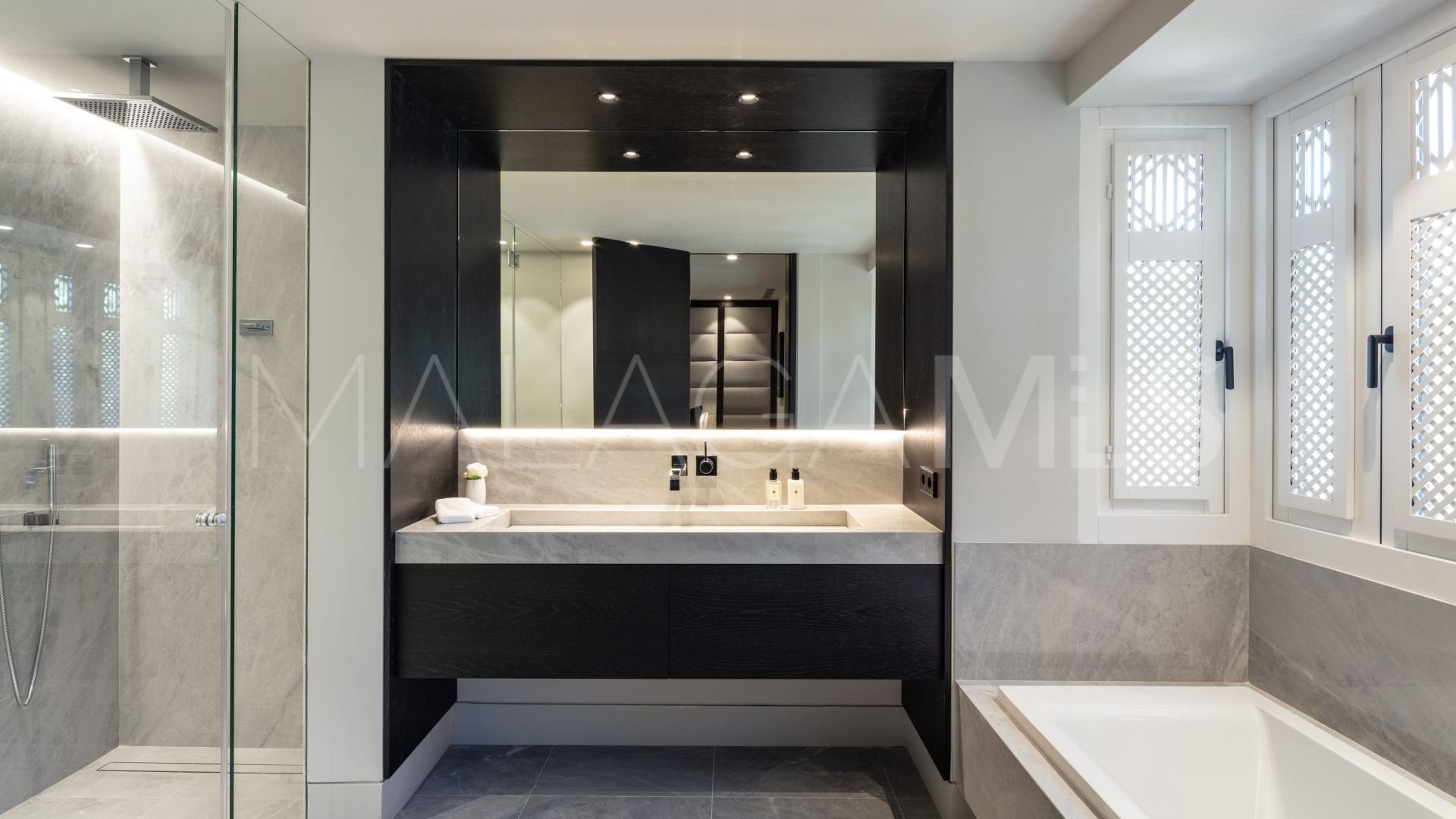 Zweistöckiges penthouse for sale in Marbella Goldene Meile