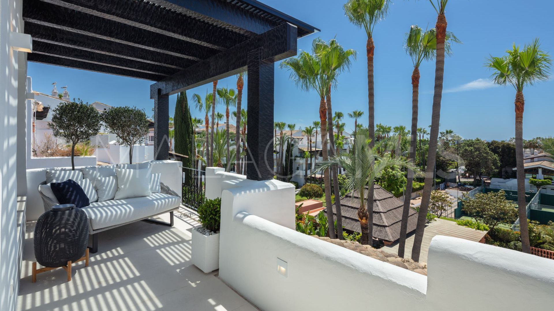 Zweistöckiges penthouse for sale in Marbella Goldene Meile