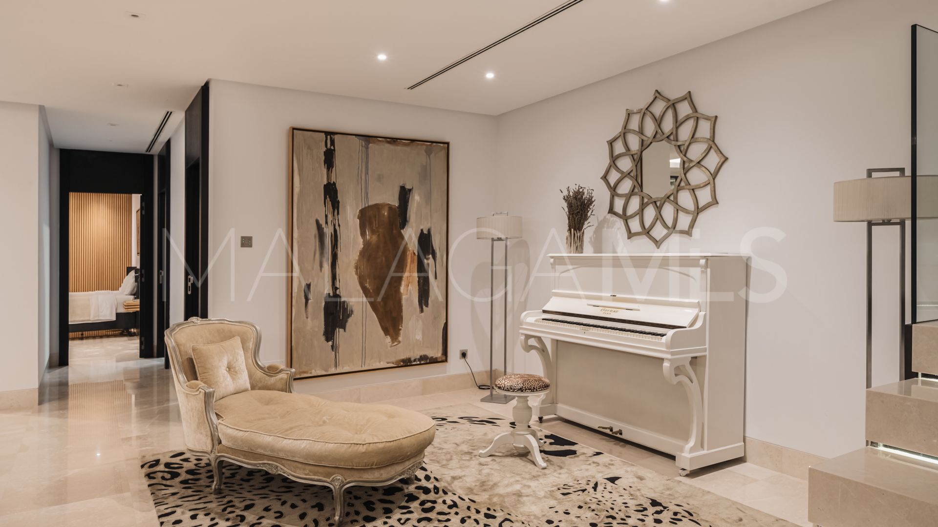 Villa for sale in Benahavis