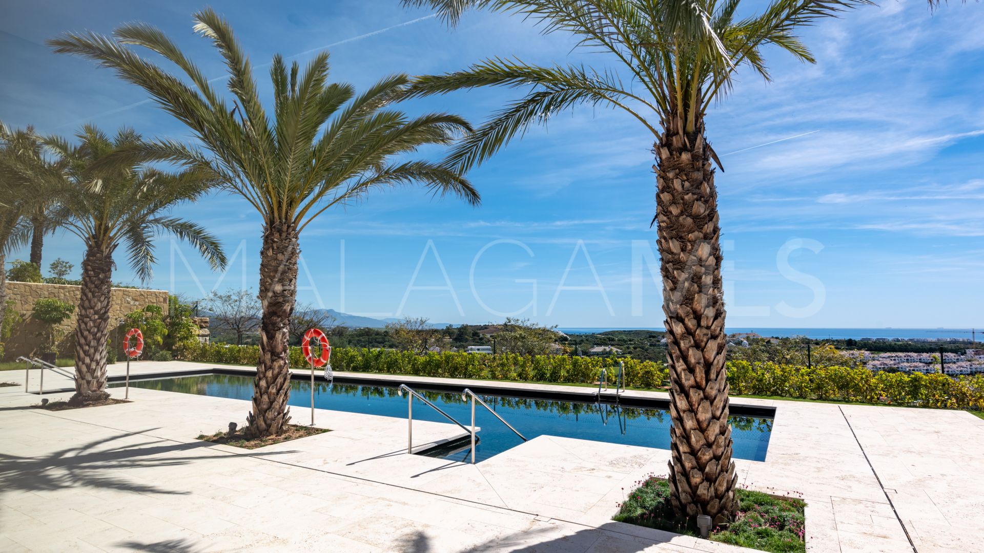 For sale apartment in Casares Golf