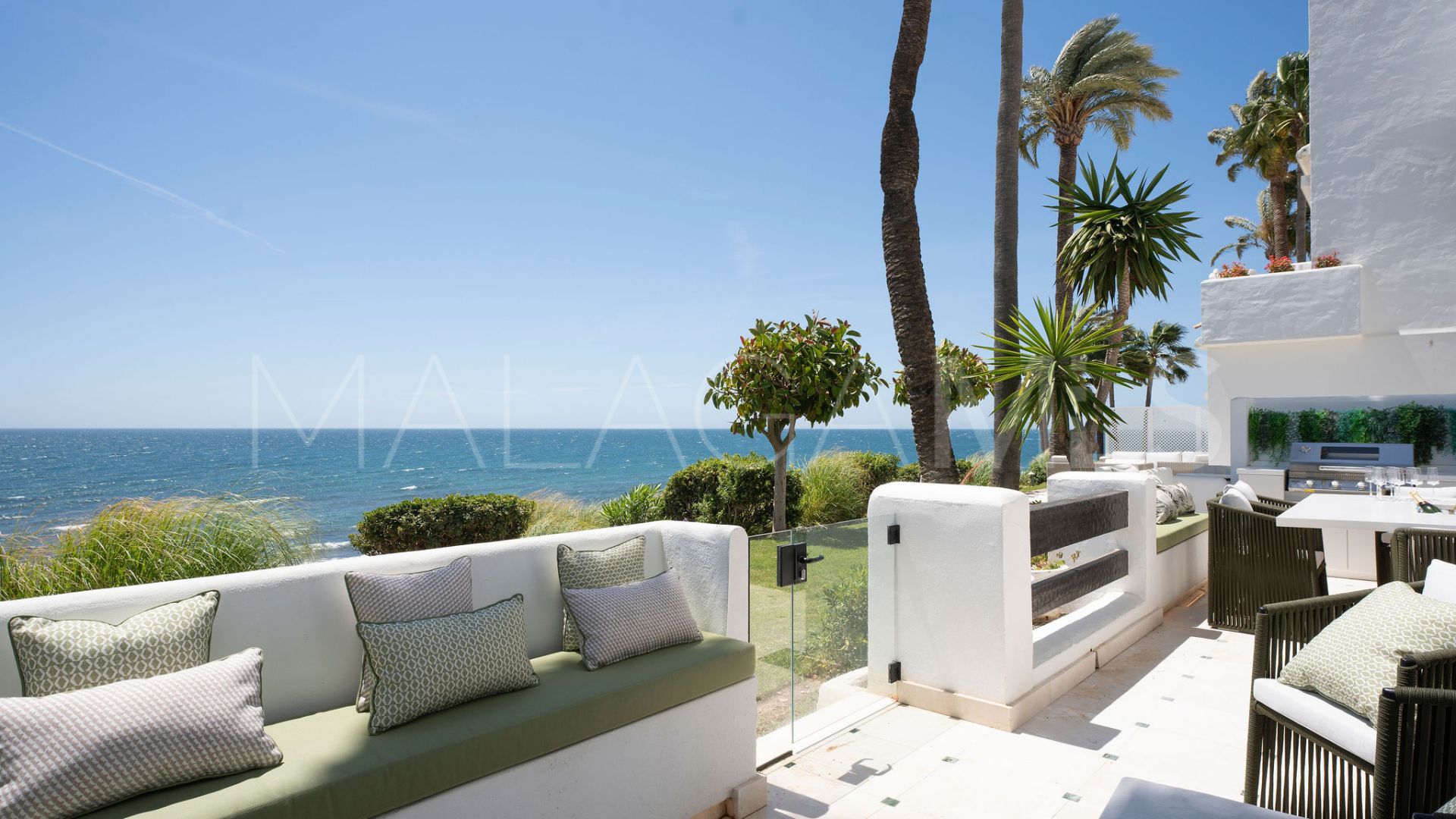 For sale ground floor apartment in Marbella Golden Mile