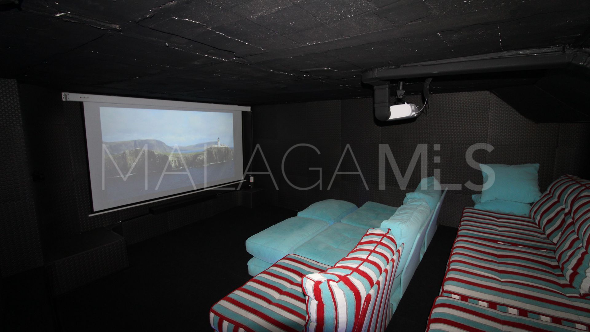 Villa for sale in Atalaya