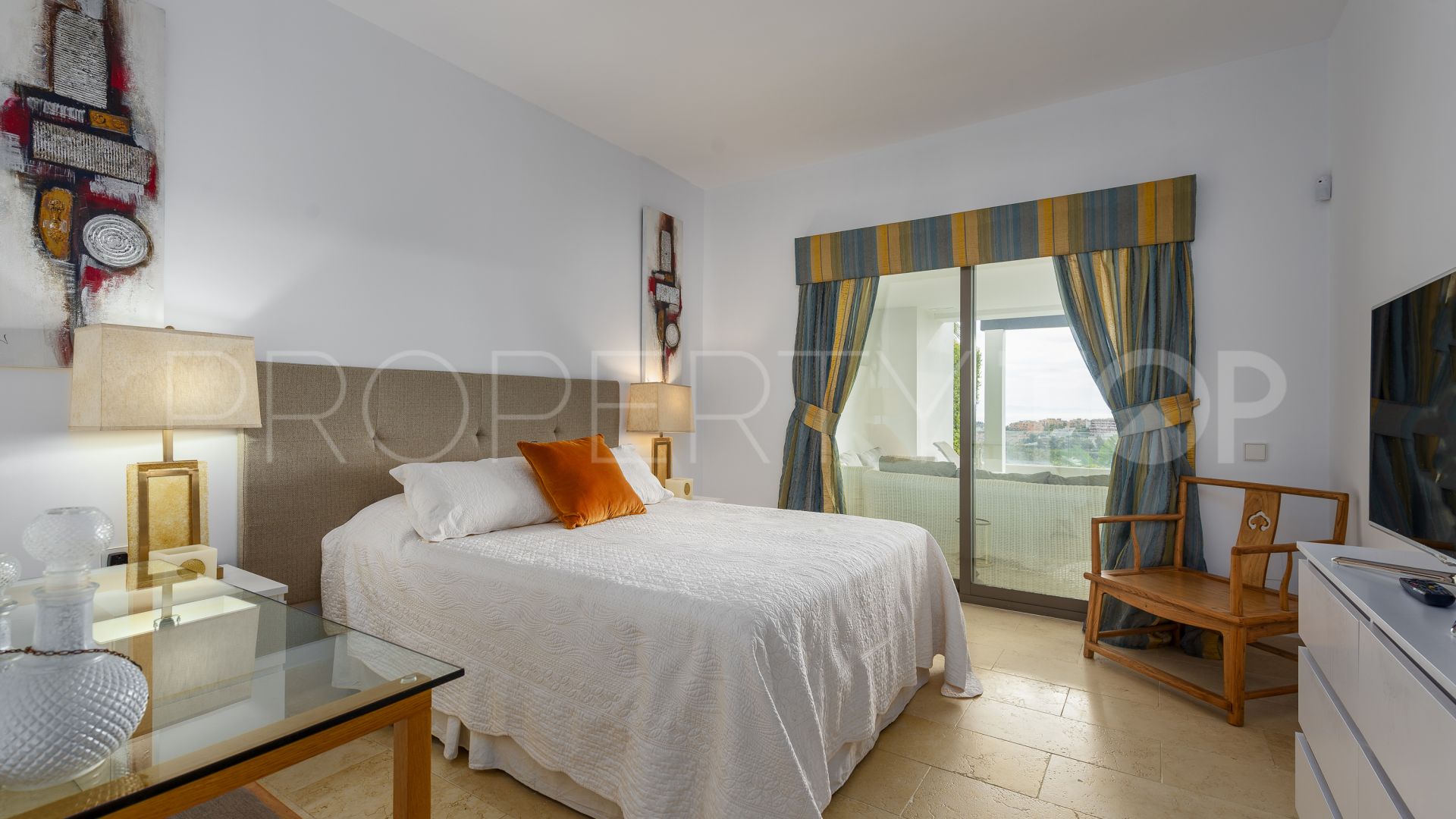For sale ground floor apartment in Finca Cortesin with 2 bedrooms