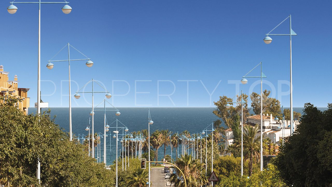 For sale 4 bedrooms apartment in San Pedro Playa