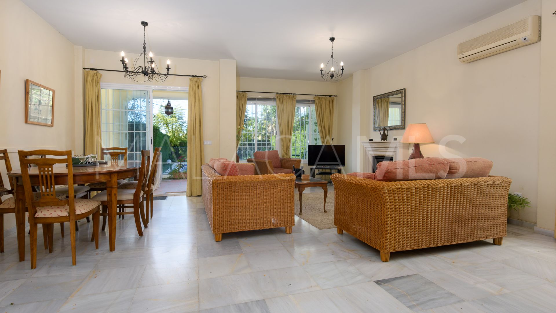Belaire, casa with 4 bedrooms a la venta