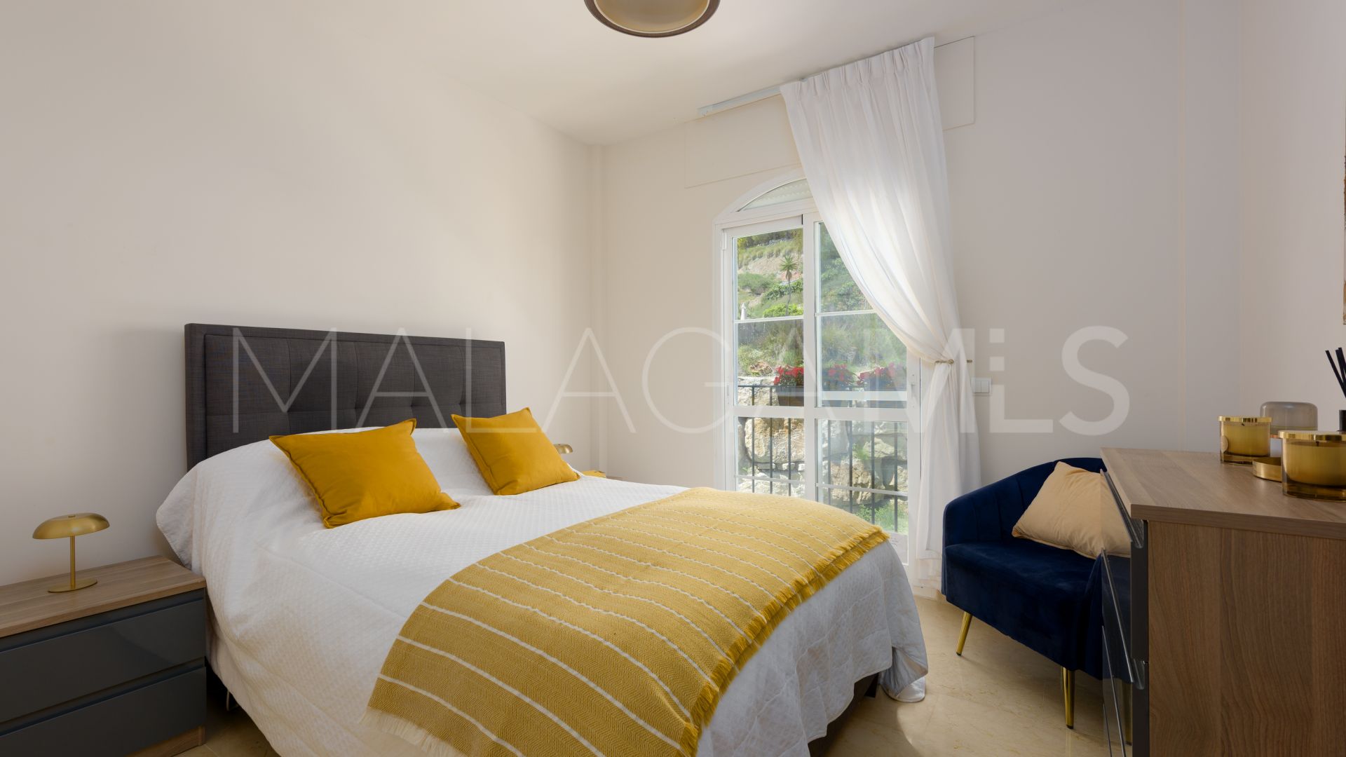Maison de ville for sale in Los Almendros
