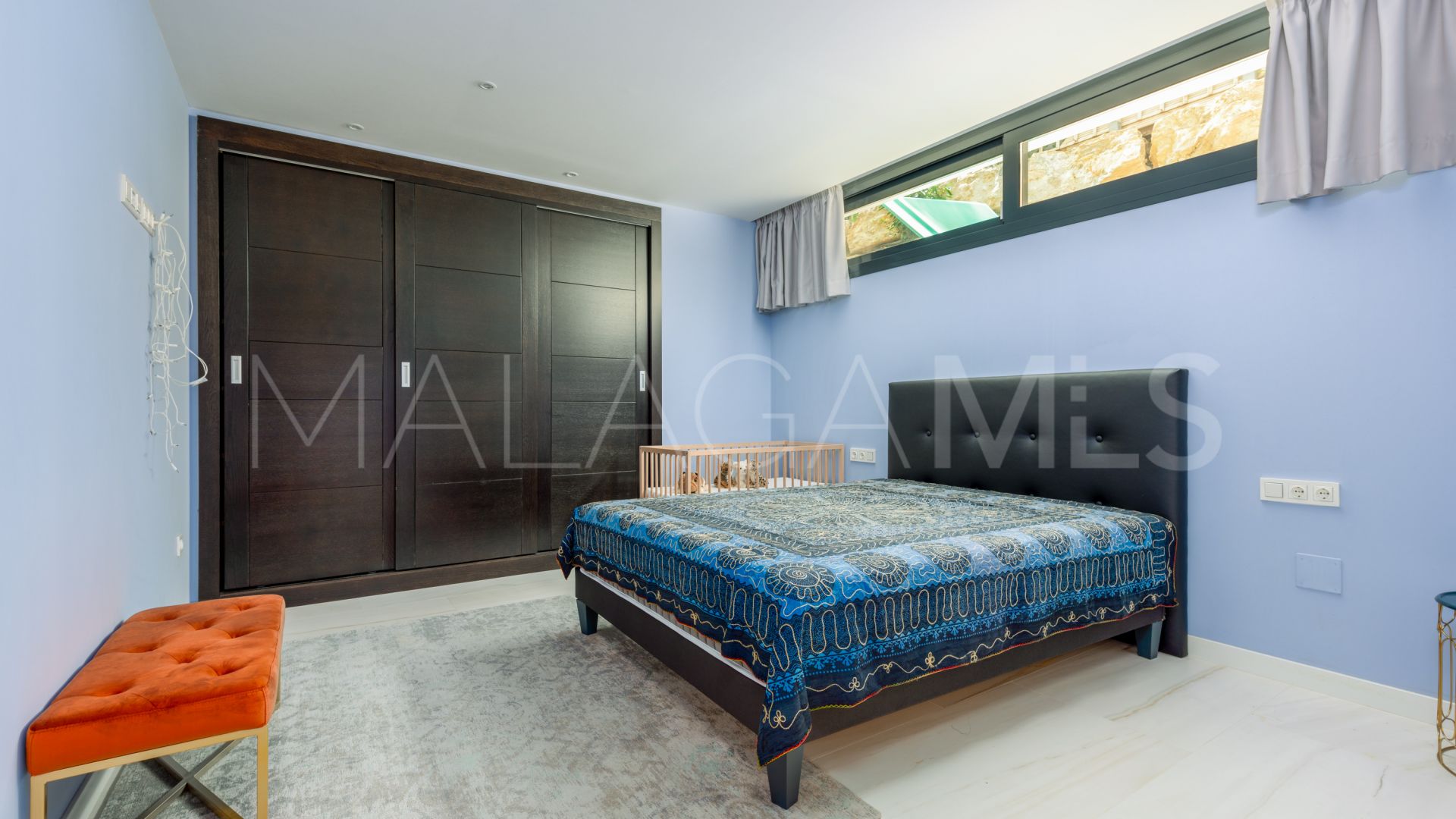 Villa for sale in Nueva Andalucia