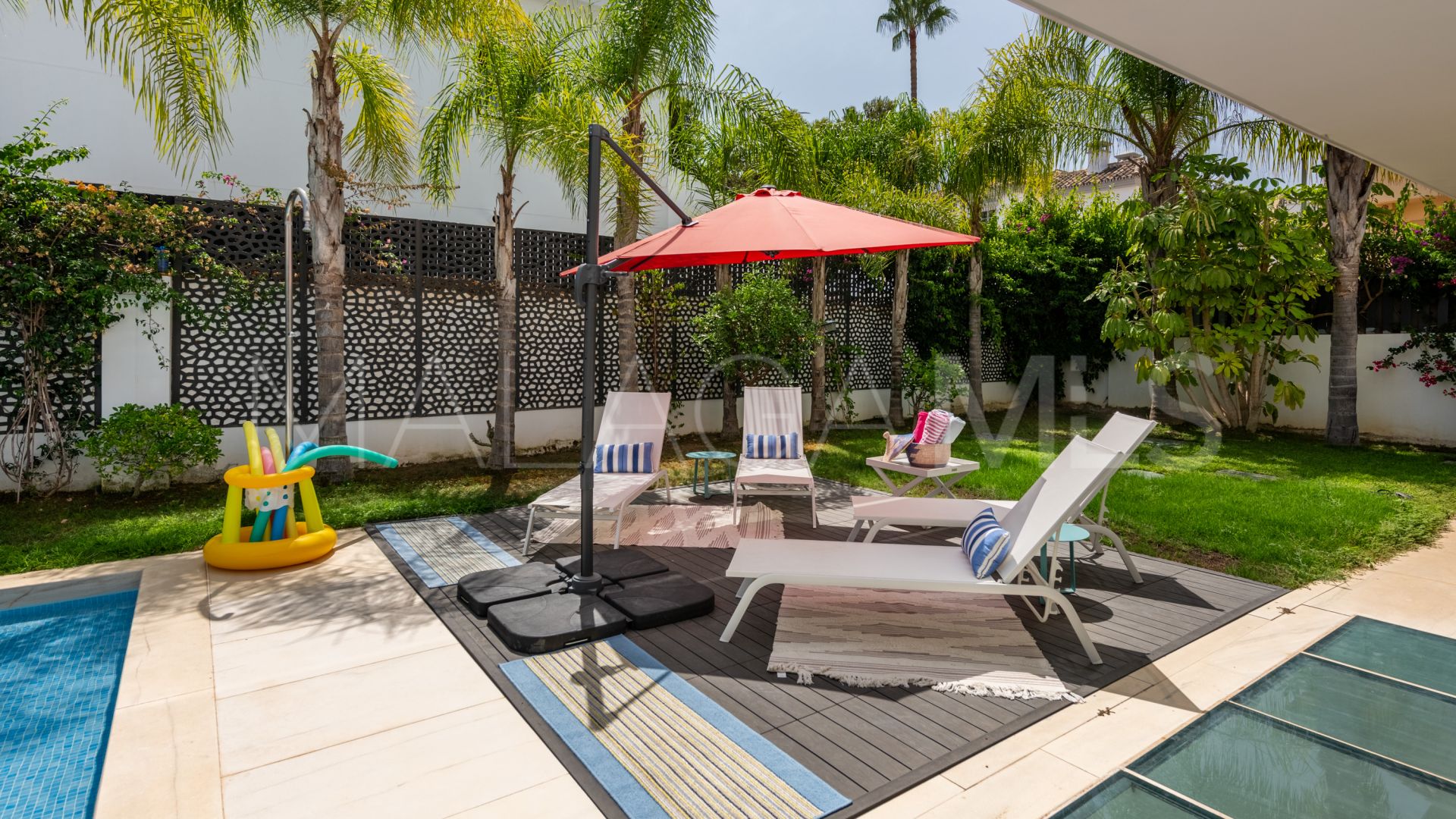 Villa for sale in Nueva Andalucia
