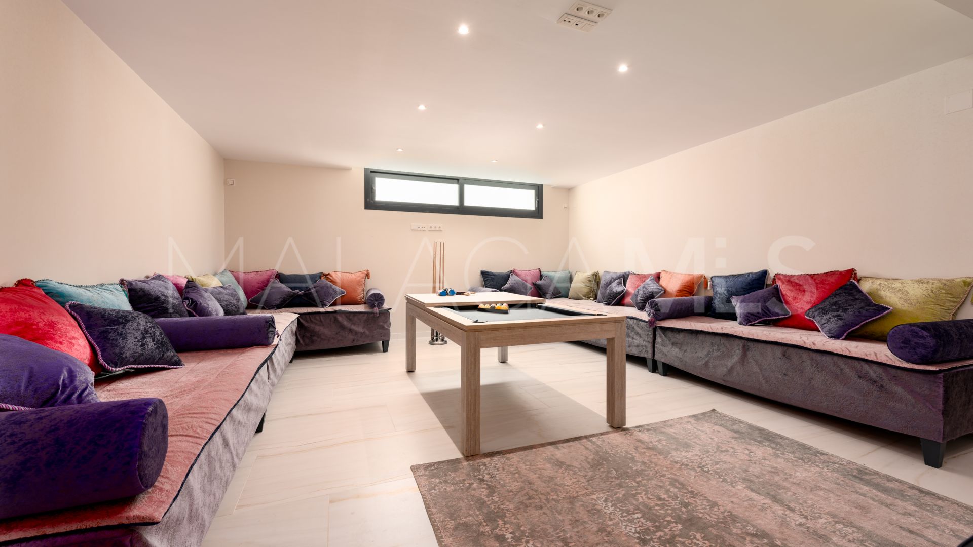 Villa for sale in Nueva Andalucia