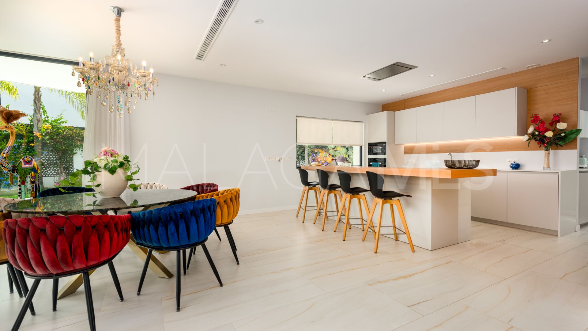 Villa for sale in Nueva Andalucia