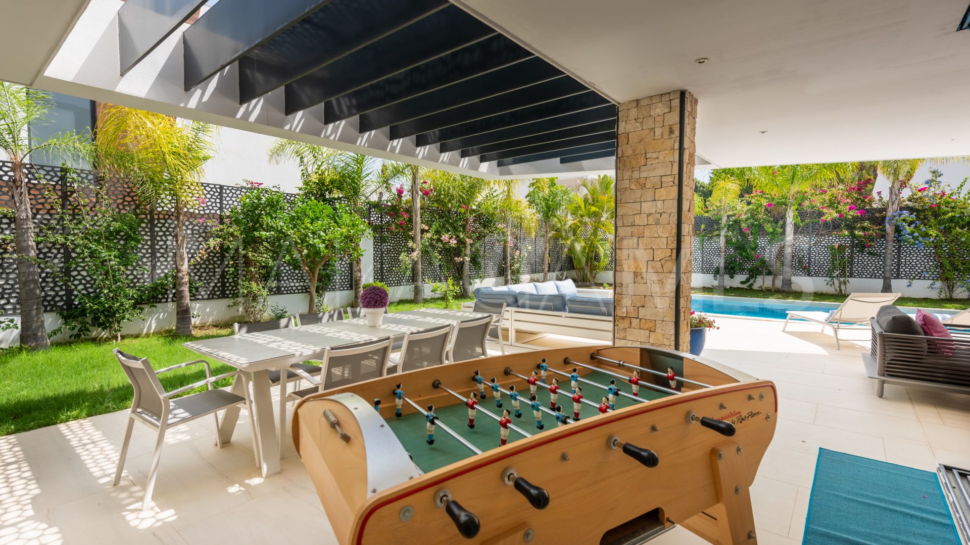 Villa for sale in Nueva Andalucia