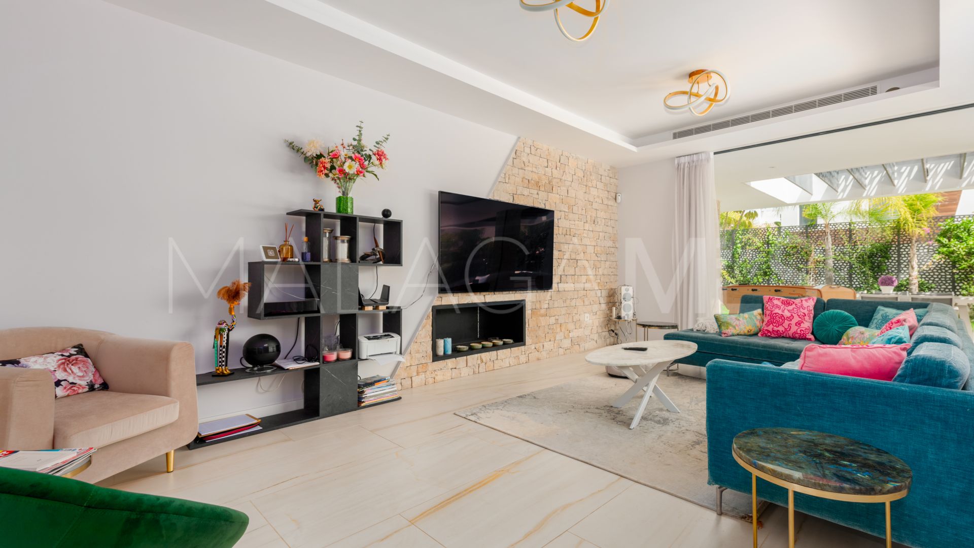 Villa for sale in Nueva Andalucia