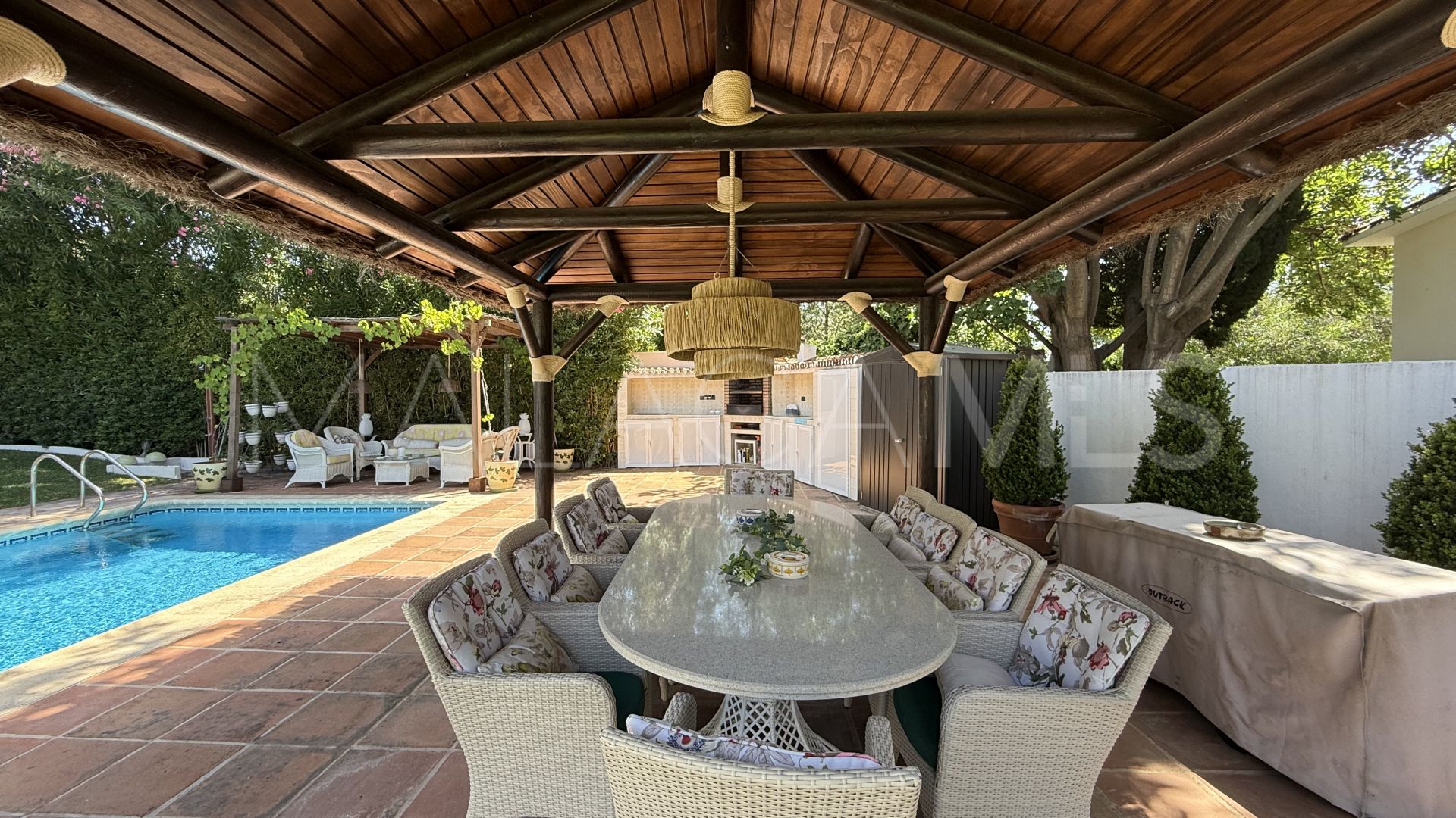Hus i byn for sale in Marbella Golden Mile