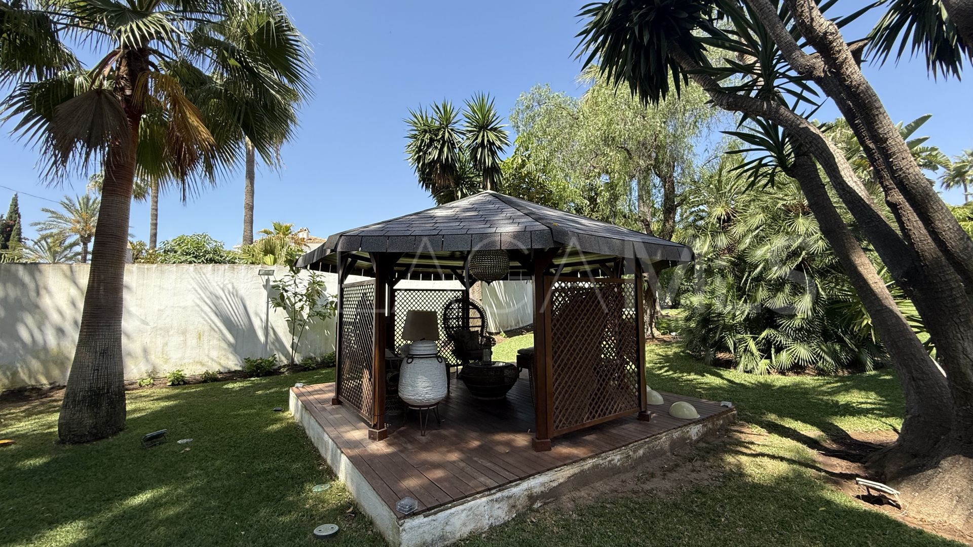 Hus i byn for sale in Marbella Golden Mile