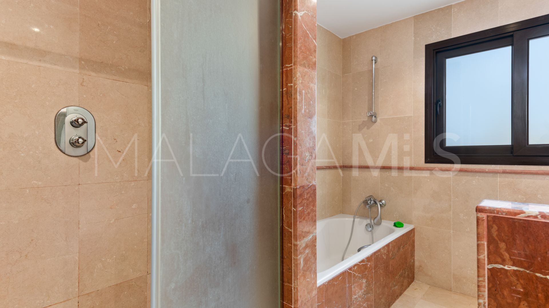 Buy ground floor apartment with 2 bedrooms in Hacienda del Sol