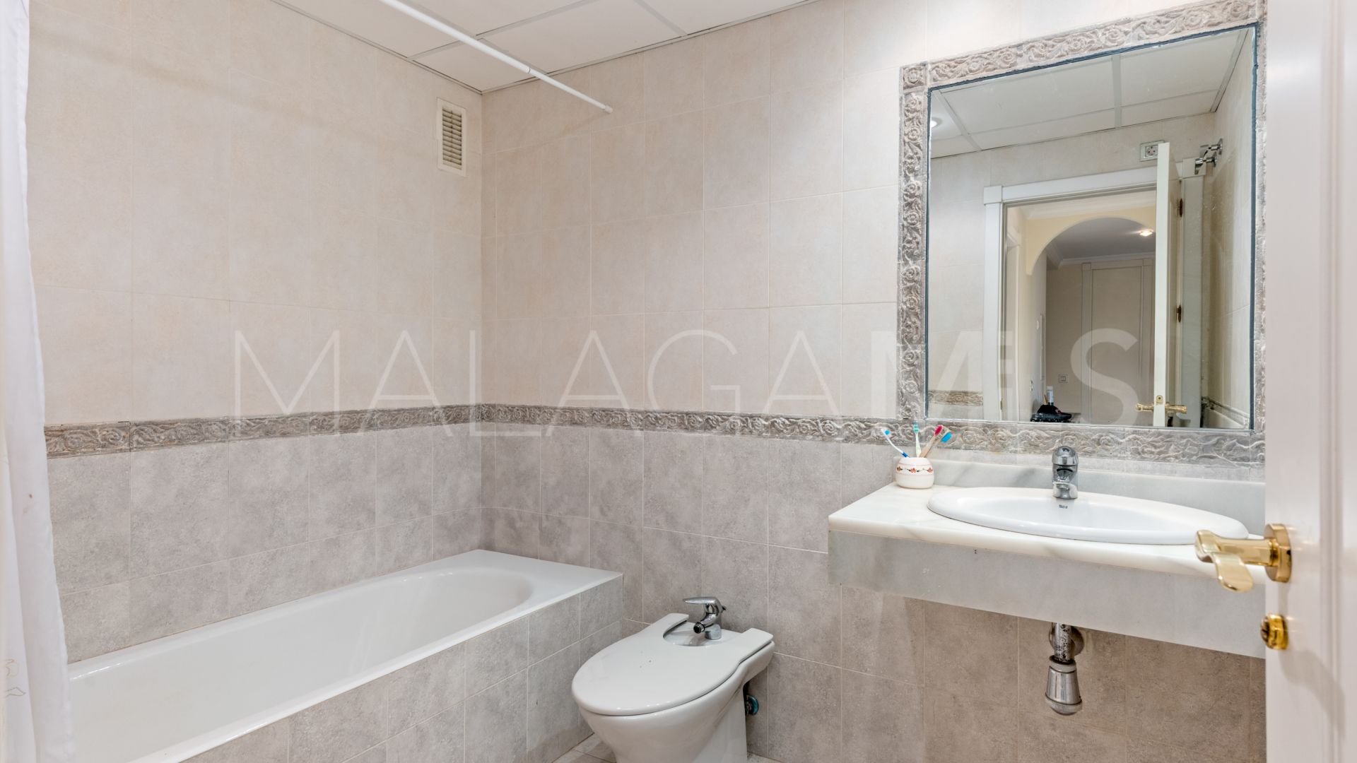 Buy ground floor apartment with 2 bedrooms in Hacienda del Sol