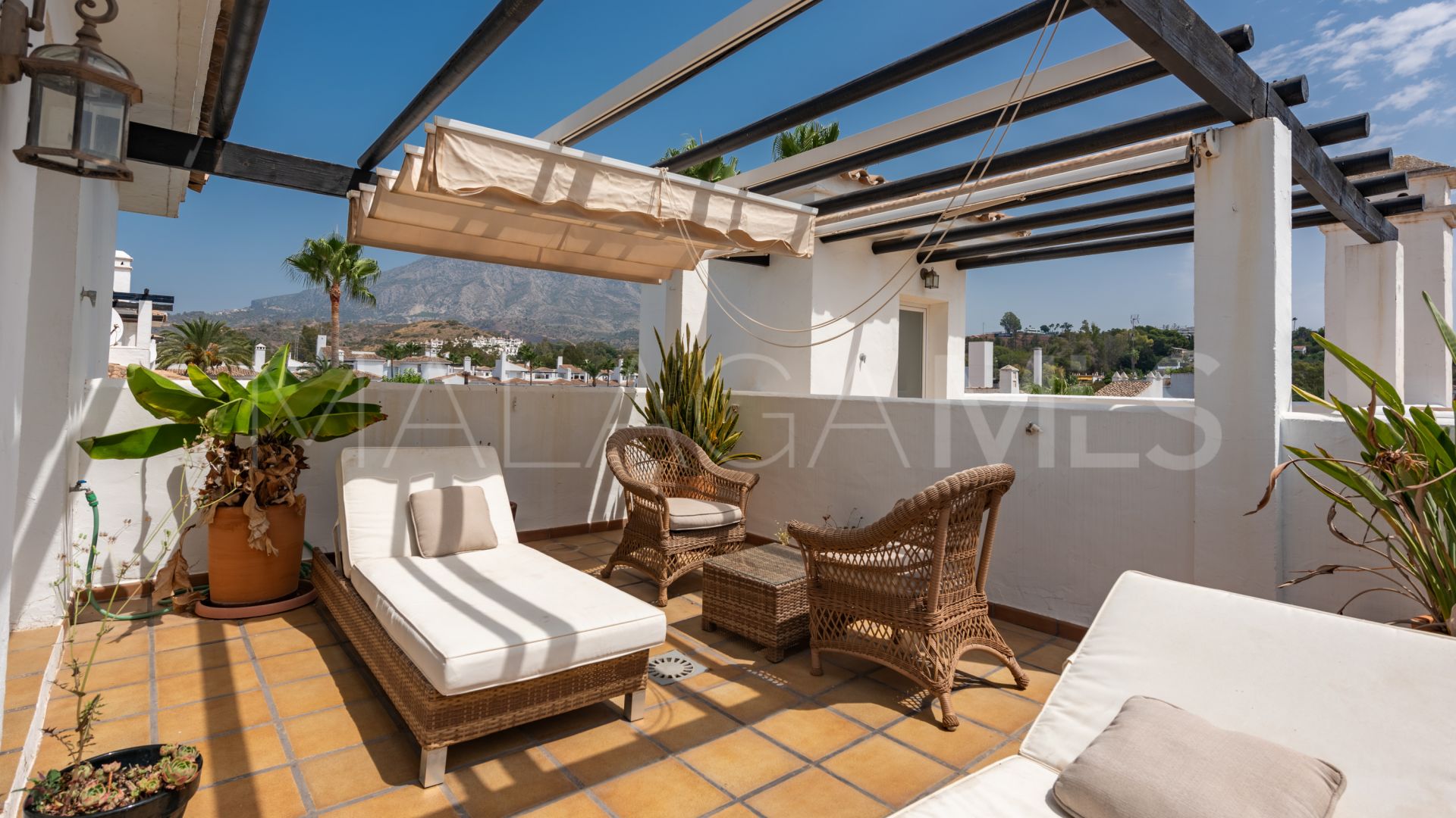 Zweistöckiges penthouse for sale in Los Naranjos de Marbella