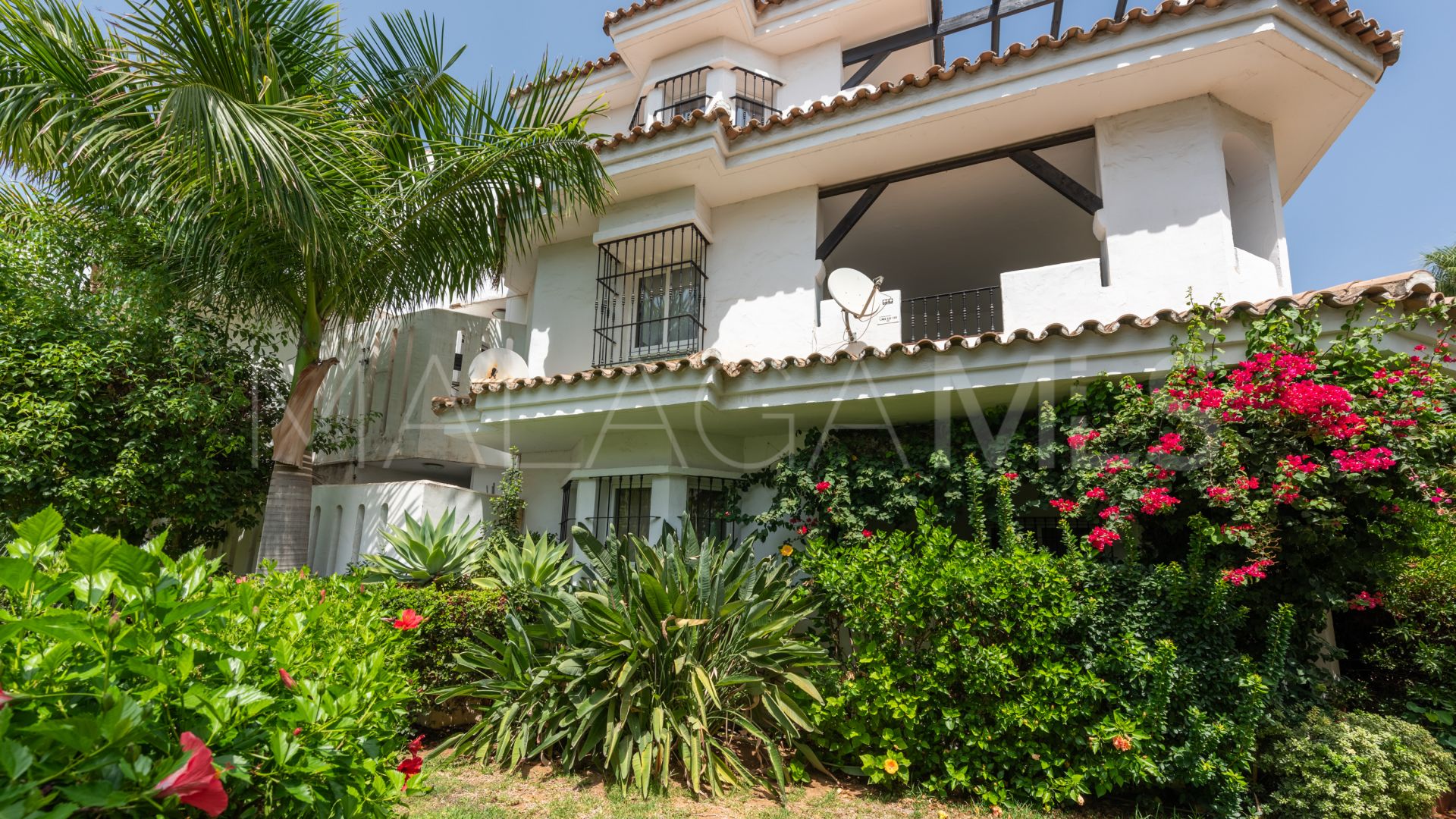 Zweistöckiges penthouse for sale in Los Naranjos de Marbella