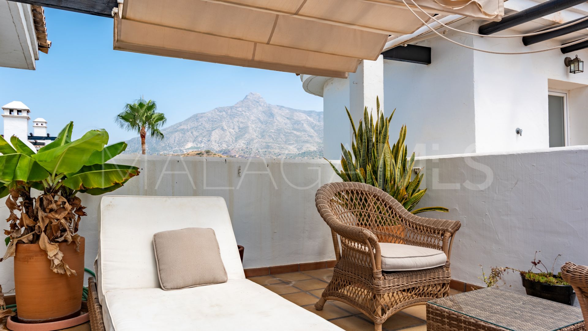 Zweistöckiges penthouse for sale in Los Naranjos de Marbella