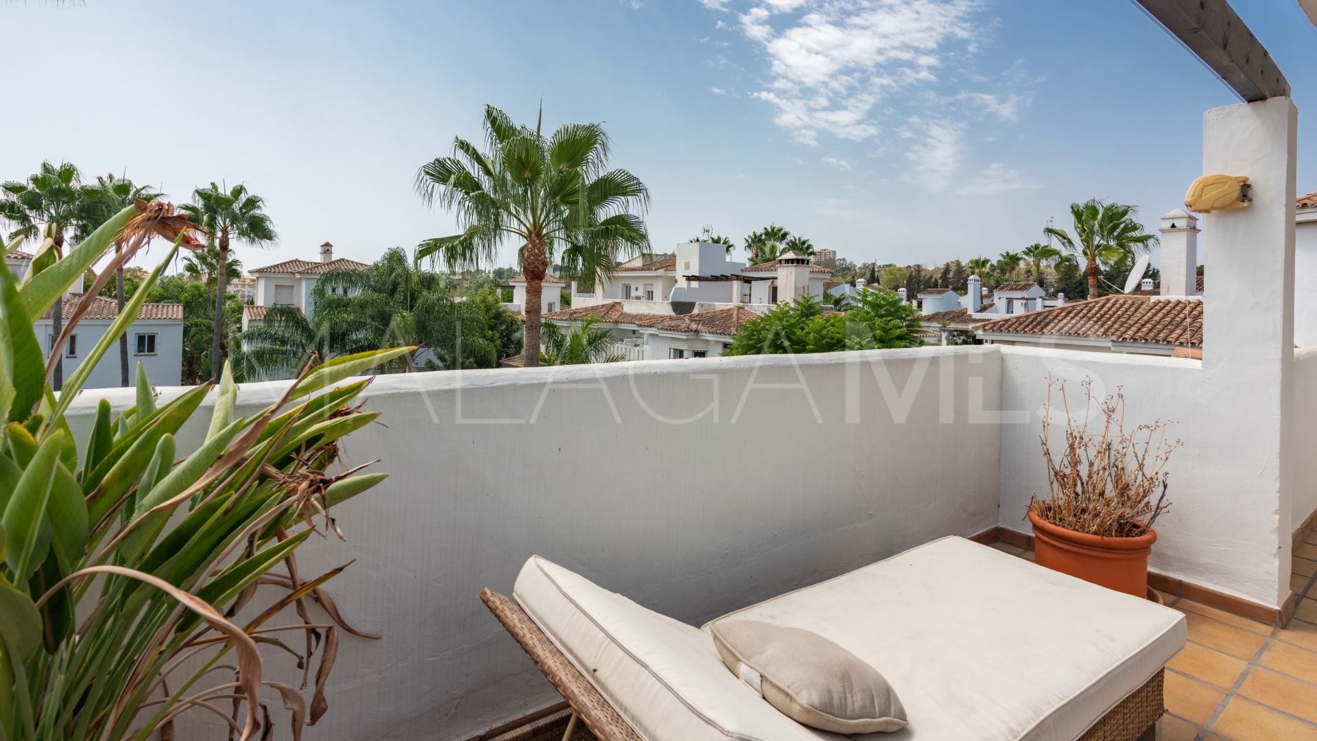 Zweistöckiges penthouse for sale in Los Naranjos de Marbella