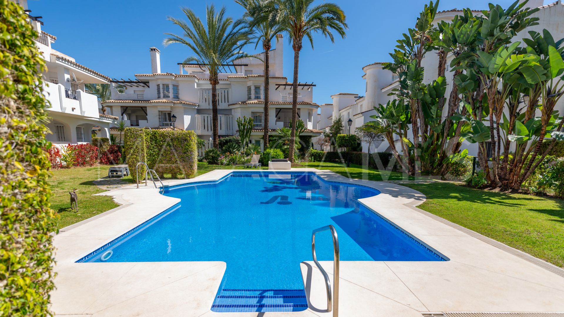 Zweistöckiges penthouse for sale in Los Naranjos de Marbella