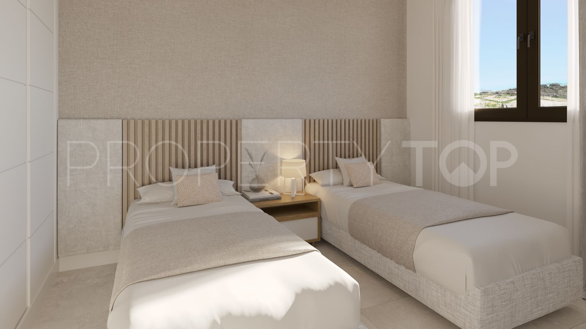 Atico de 3 dormitorios en venta en Estepona Golf