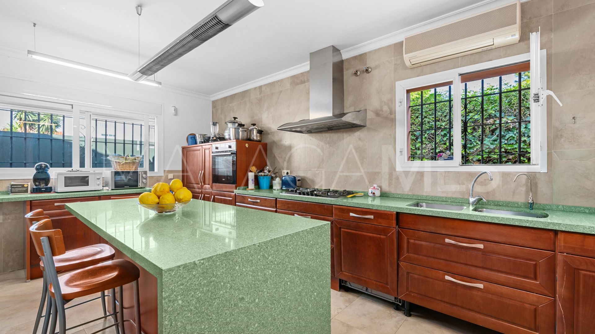 For sale San Pedro de Alcantara villa with 4 bedrooms