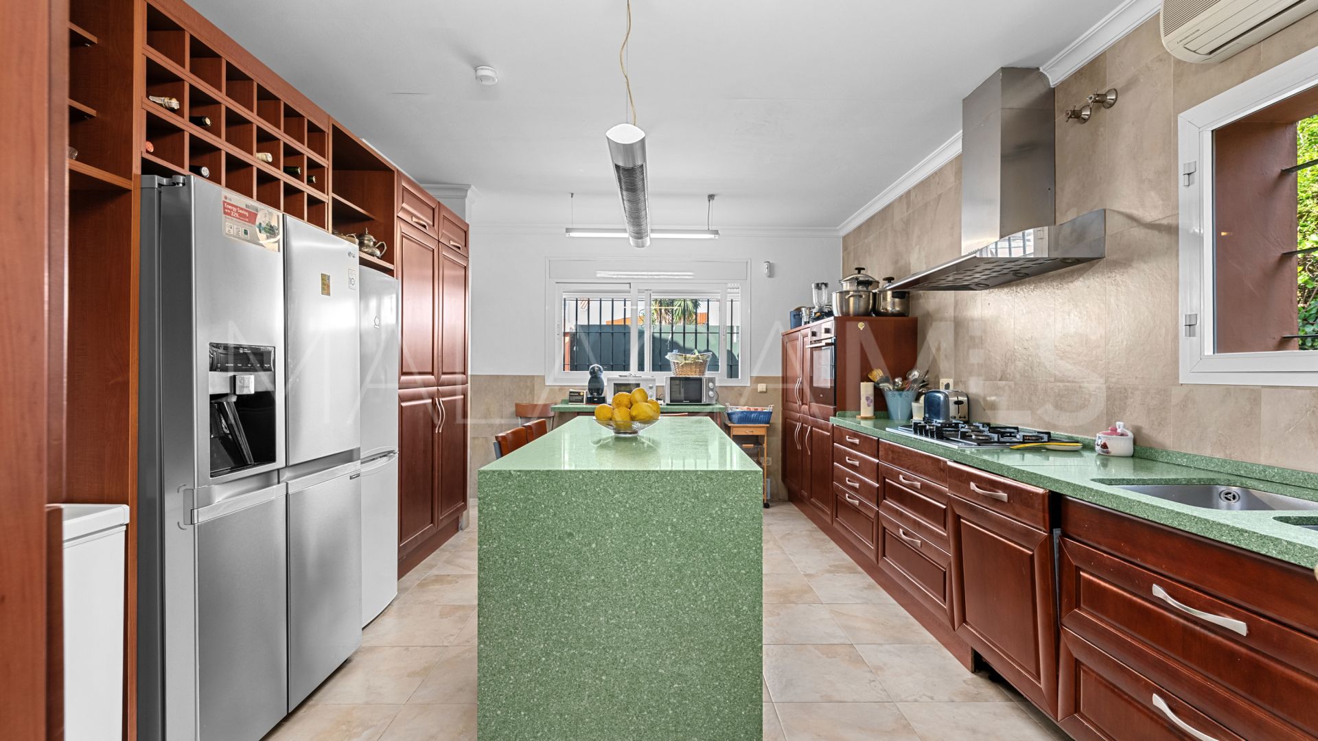 For sale San Pedro de Alcantara villa with 4 bedrooms